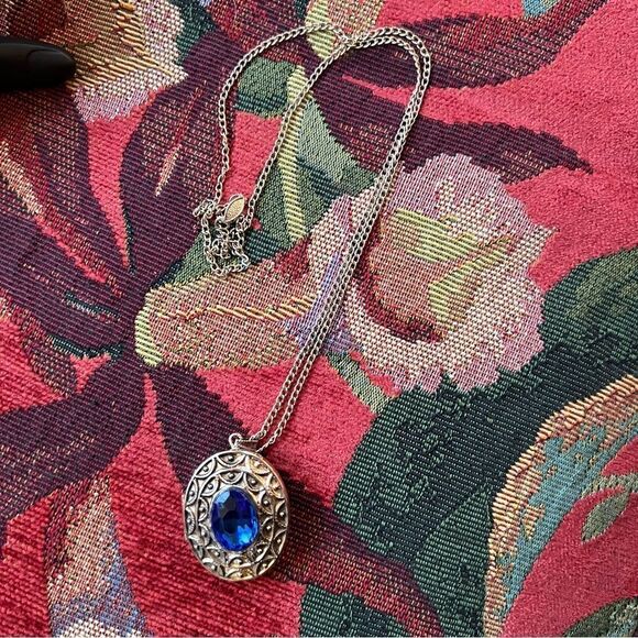 Vintage Jeweled Avon Solid Perfume Locket Necklace *Still Has Perfume!!! - Picture 2 of 10